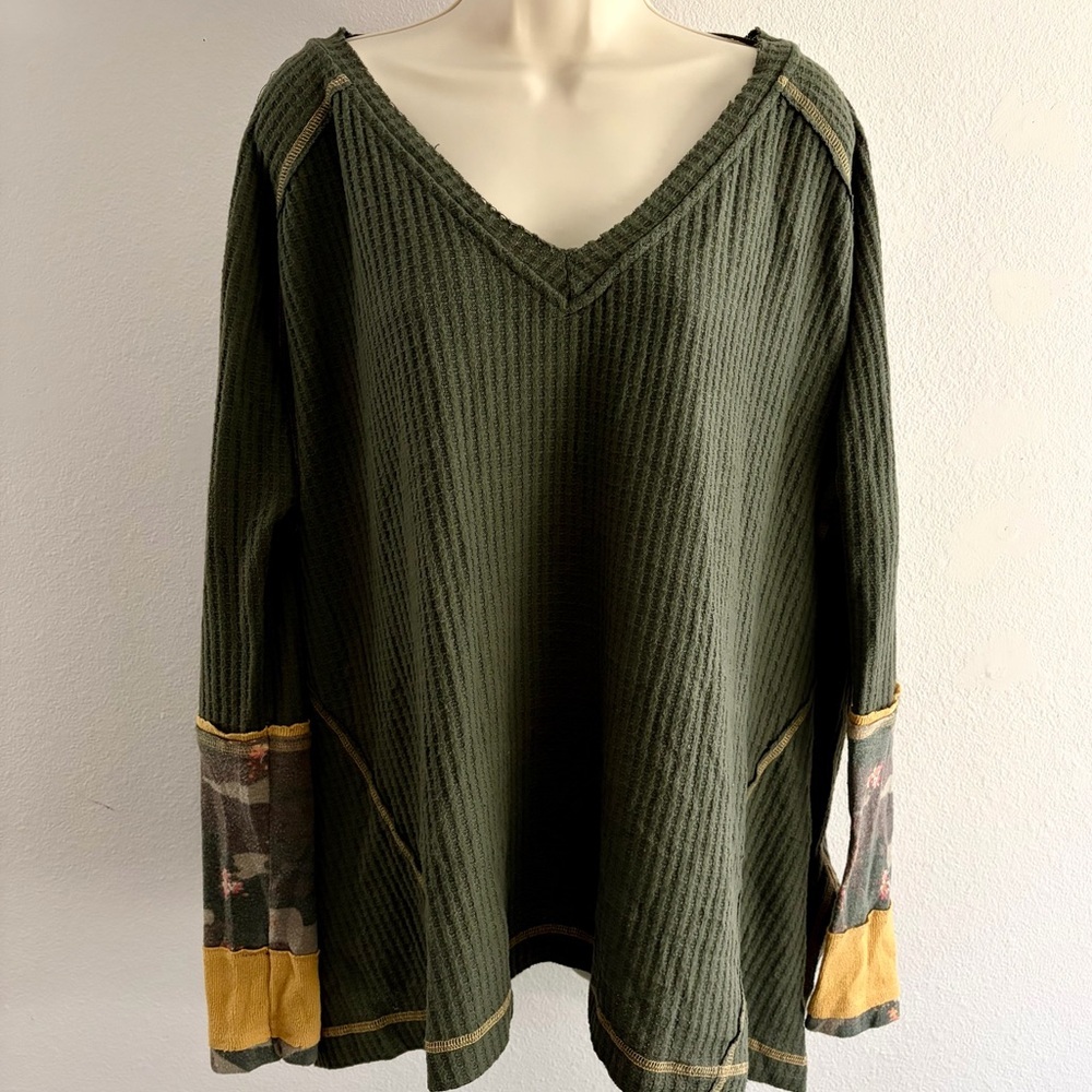 Free People Starlight Thermal Tunic Small Olive Waffle Knit Camo Cuff Oversized